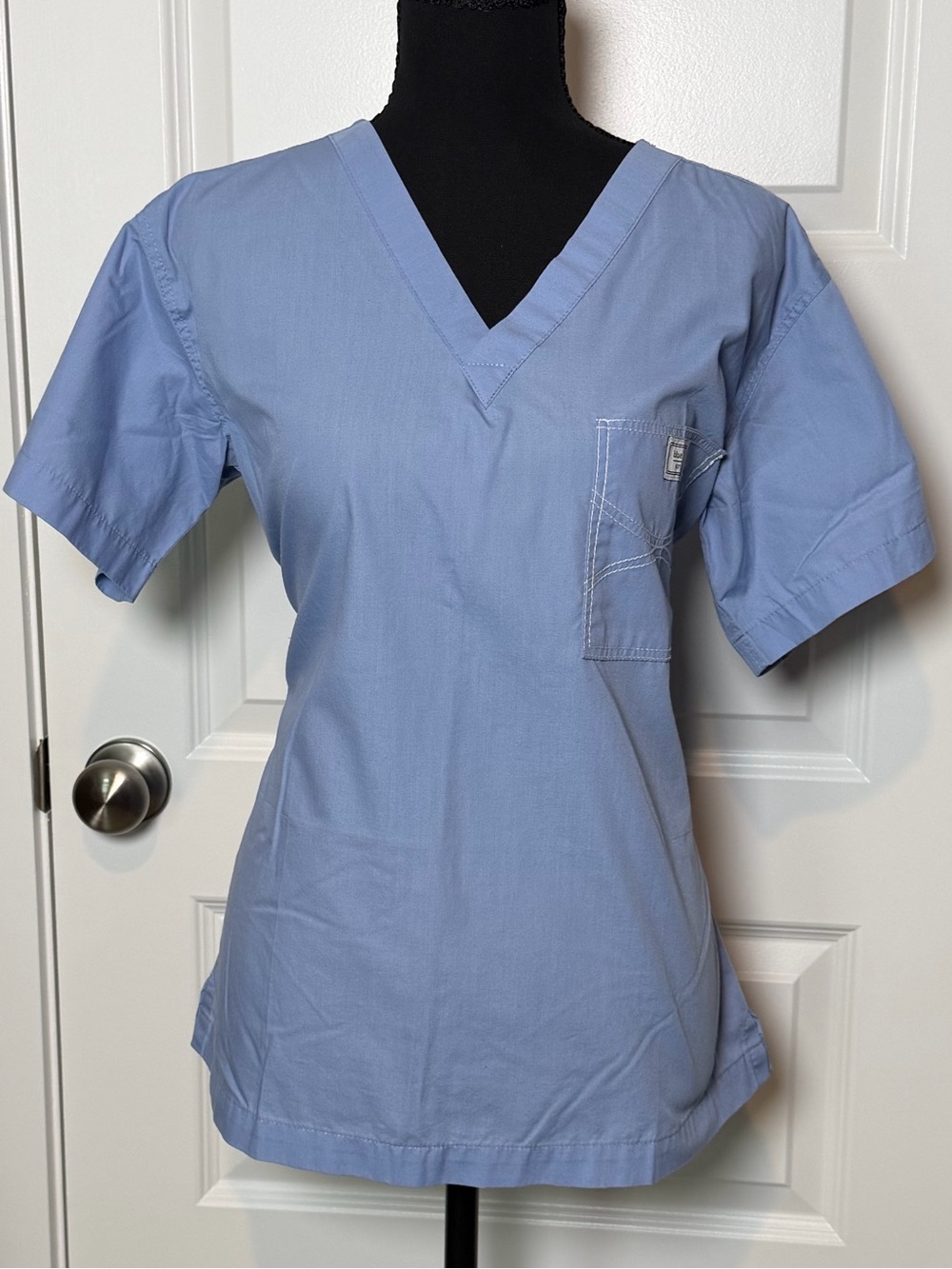 Blue Sky Scrubs Classic Shelby Scrub Top | Light Blue | Women’s Small Tall